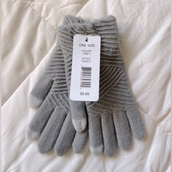 Grey Gloves - Picture 3 of 4